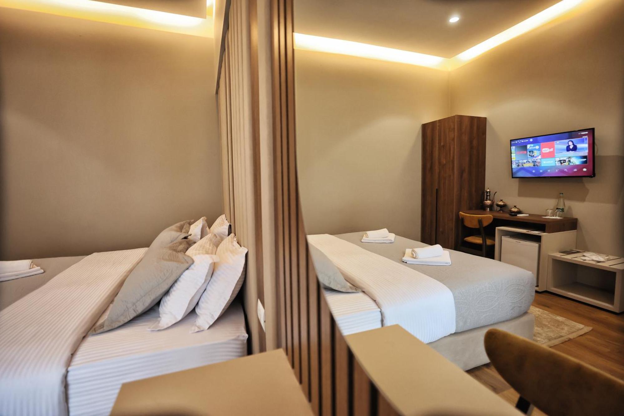 Casablanca - Boutique & Restaurant * Shkoder
